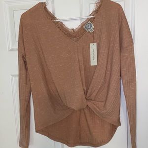 NWT Francesca’s Long Sleeve Top